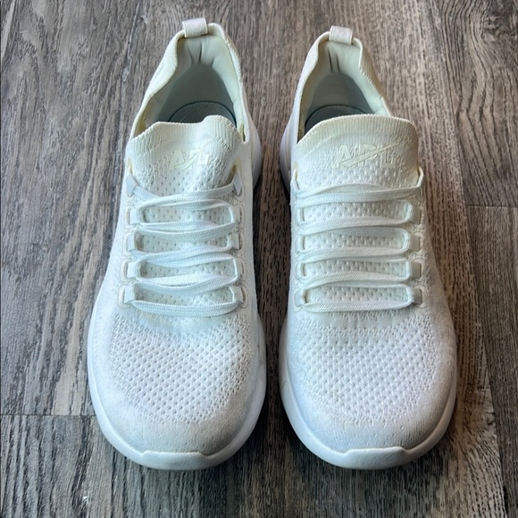 APL Shoes - Apl Shoes White TechLoom Breeze Running Shoes Sneakers Size 7.5 Lightweight